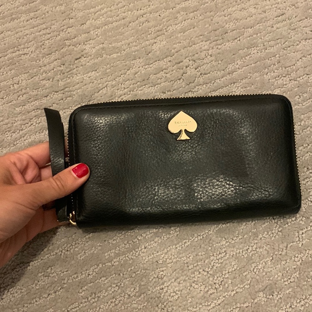 Kate Spade Black and Gold Zipper Wallet with Card Holders